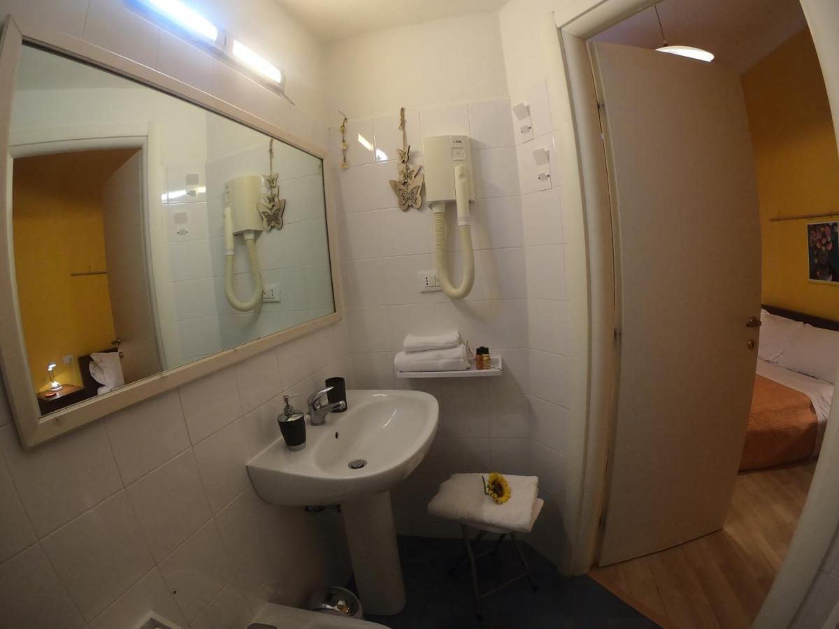 Valerie Hotel La Spezia Buitenkant foto